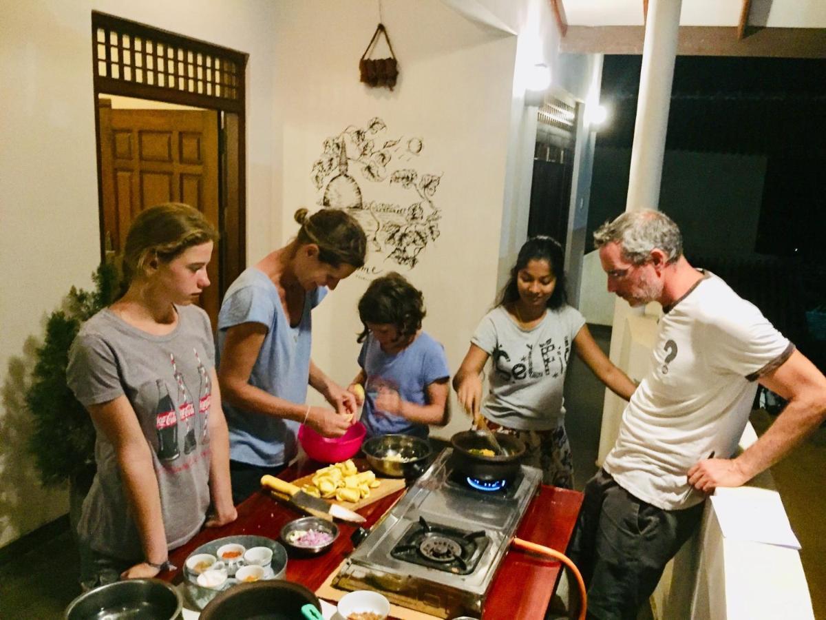 Sweet Home Tourist Rest, Cooking Classes & Tours Анурадхапура Екстер'єр фото